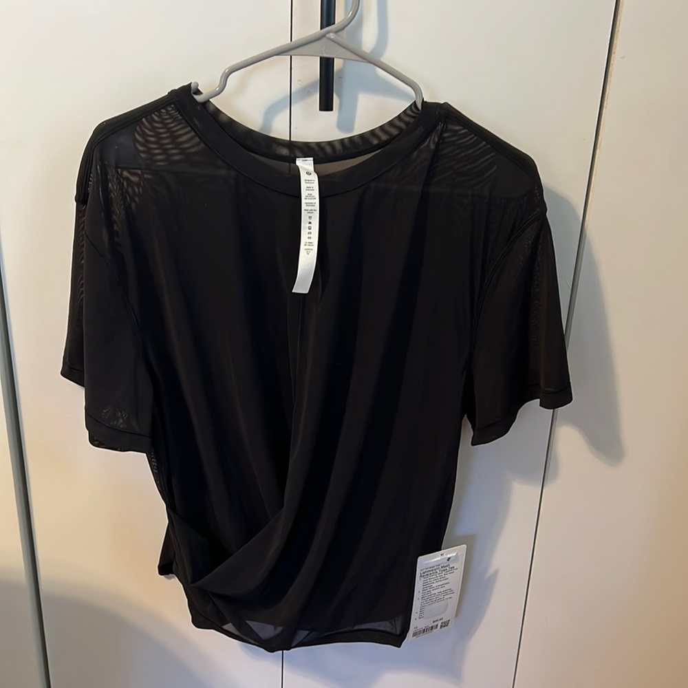 NWT Lululemon Lightweight Mesh Reversible Yoga Tee Size 12